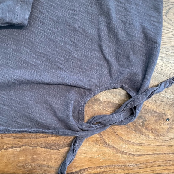 Women’s Anthropologie Dylan Light Weight Long Sleeve Cotton Top Shirt Tee Medium - Picture 2 of 3